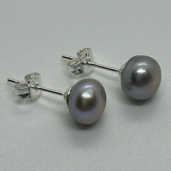 6mm Grey Freshwater Pearl 925 Sterling Silver Stud Earrings gs - Picture 1 of 10